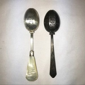 Vintage tea infusers in silver plate (2)